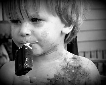 Kitchen wars! 12 dirty face kid eating